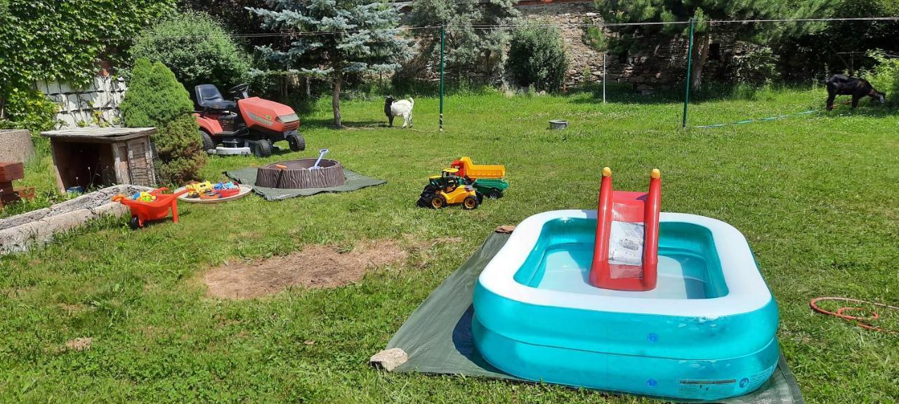 Podkrovi V Jihoceskem Statku Nemejice Bagian luar foto
